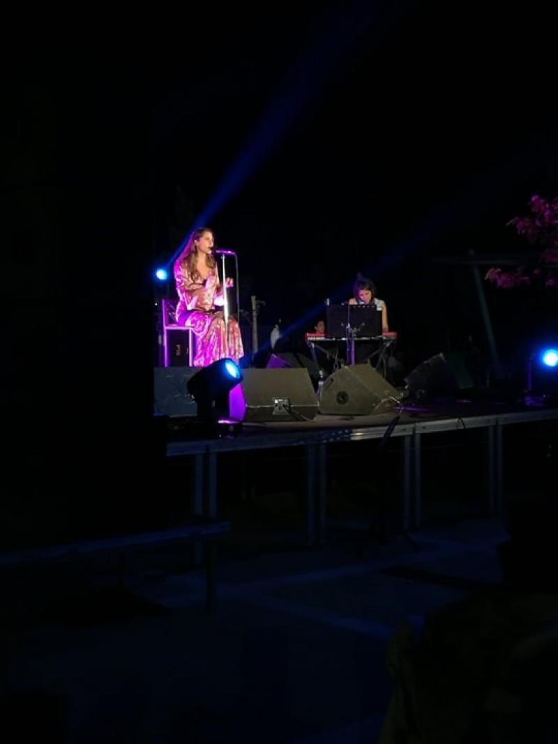 Αρκετός κόσμος βρέθηκε εχθές στην συναυλία της Παυλίνας Βουλγαράκη (Βίντεο)