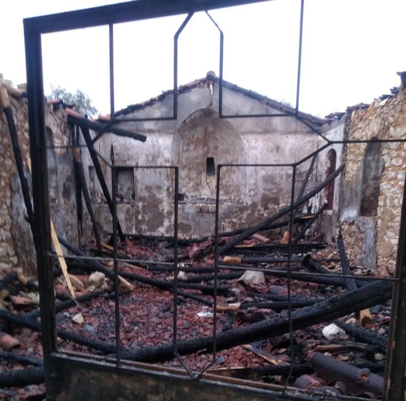 Μεσσηνία: Κάηκε η εκκλησία στην Καρποφόρα