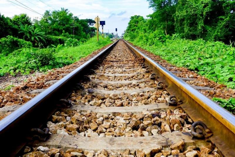 Κατατέθηκε από την Περιφέρεια Πελοποννήσου η προμελέτη για την ανάδειξη σε περιβαλλοντικό πάρκο της μετρικής σιδηροδρομικής γραμμής Κόρινθος – Βέλο