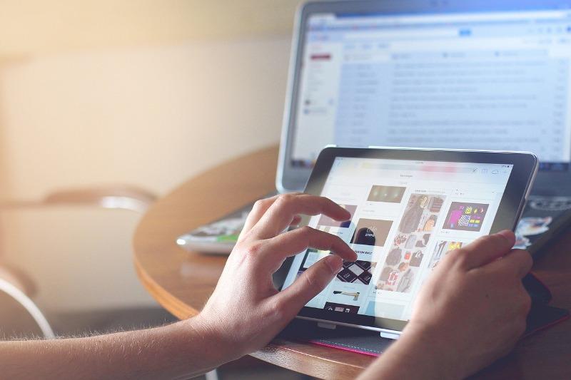 Ε.Β.Ε.Π.: Τι είναι το «click away» και οι έννοιες του «e-shop» και «e-commerce»