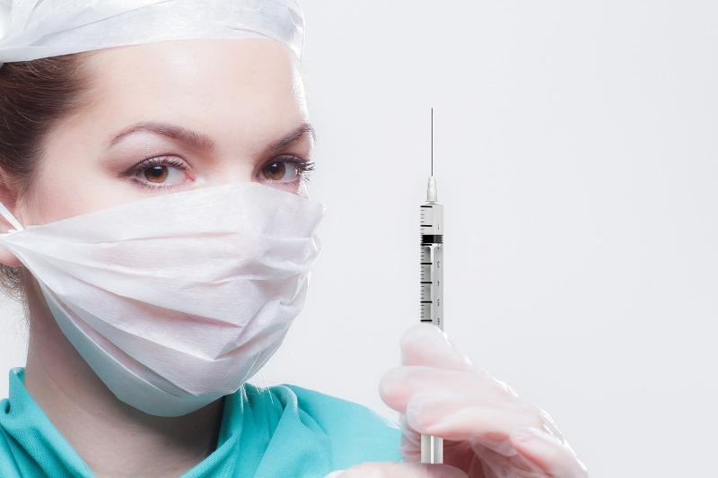Ο ΠΟΥ προτρέπει την Ευρώπη να επιταχύνει τους εμβολιασμούς κατά του κορονοϊού