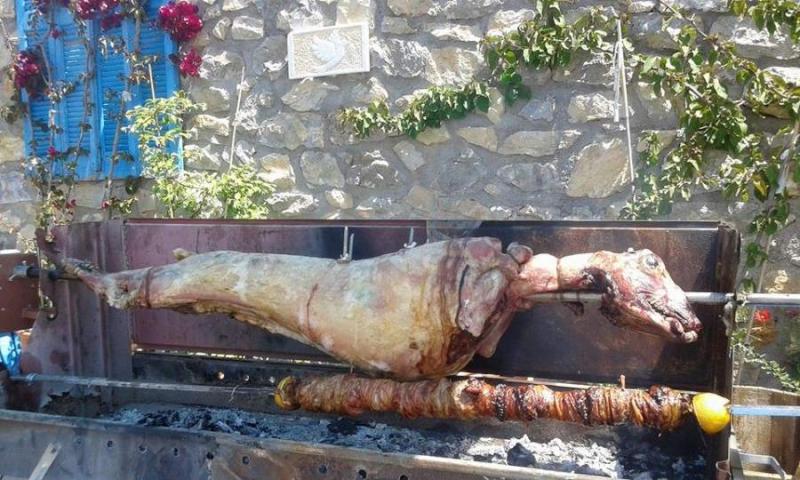 Περισσότεροι έλεγχοι της αγοράς του κρέατος εν όψει του Πάσχα – Τι σφραγίδα έχουν τα ελληνικά κρέατα