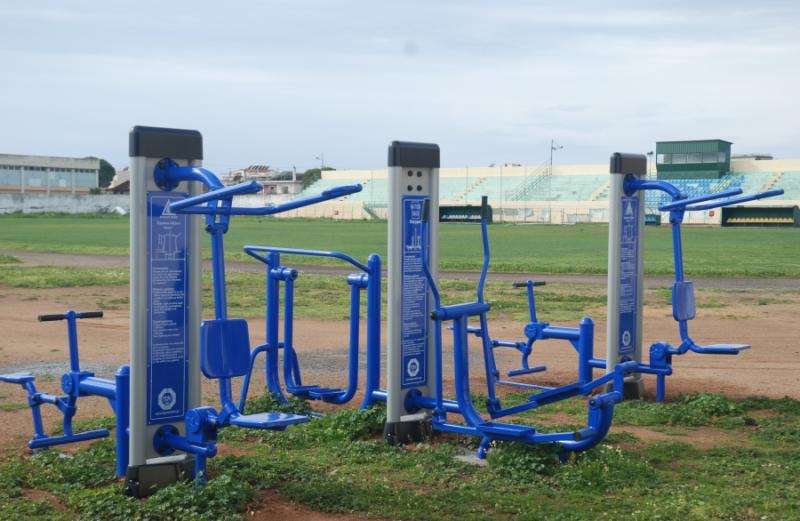 Όργανα γυμναστικής σε υπαίθριους χώρους στη Μεσσήνη