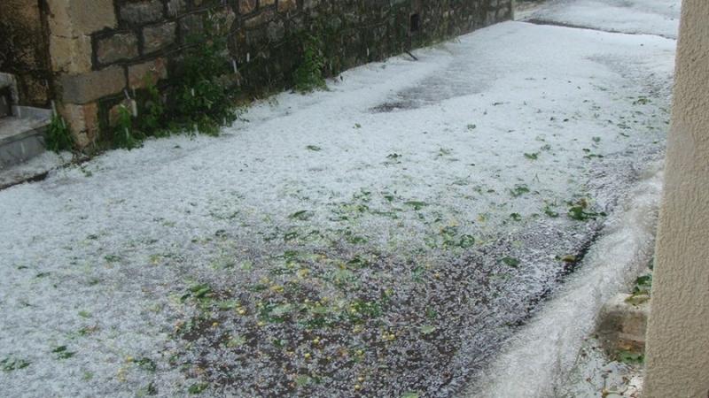 Άσπρισαν από το χαλάζι τα Λαγκάδια Αρκαδίας