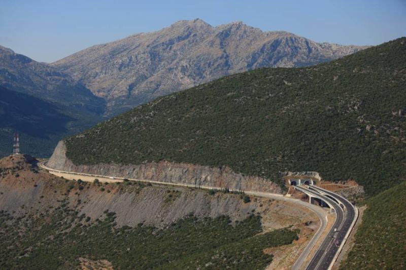 Φαραωνικά έργα, χρεωκοπία και σιδηρόδρομος Πελοποννήσου εν όψει των ευρωεκλογών| του Κωνσταντίνου Μπρούσαλη*