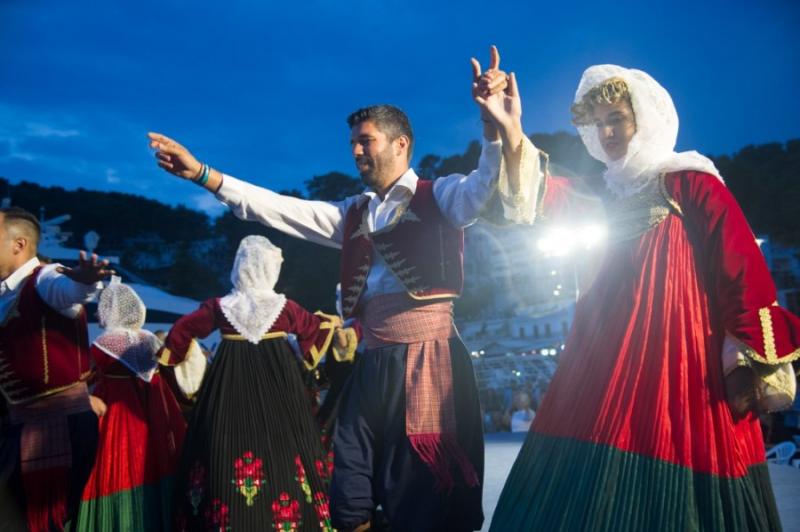 Η Αλόννησος στο ρυθμό του 4ου φεστιβάλ παραδοσιακών χορών