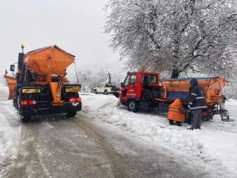 Ανοιχτό το οδικό δίκτυο στην περιφέρεια Πελοποννήσου - Αλυσίδες σε ορεινή Κορινθία και Ταΰγετο