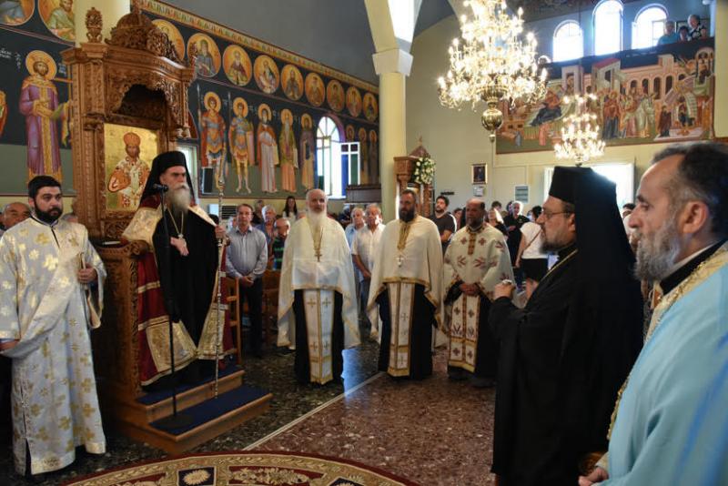 Με ιδιαίτερη λαμπρότητα ο Πανηγυρικός Εσπερινός για την Πολιούχο της Φοινικούντας Παναγία Τριχερούσα (φωτογραφίες)