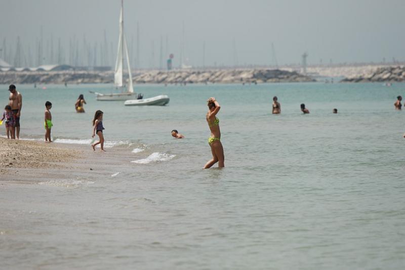 Οδηγίες και μέτρα προστασίας από τον καύσωνα - Σε επιφυλακή η πυροσβεστική