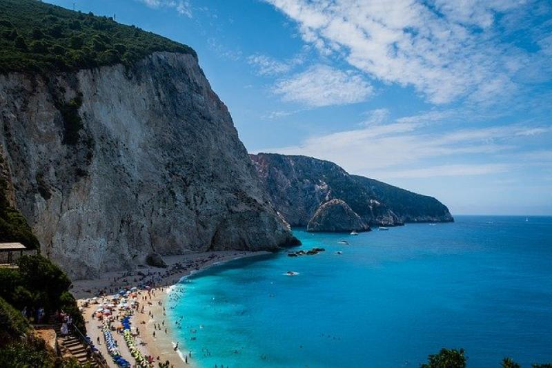 Αισιοδοξία στην τουριστική αγορά για το 2022 – Β. Κικίλιας: Ο ελληνικός τουρισμός εκπέμπει ισχυρό μήνυμα ασφάλειας
