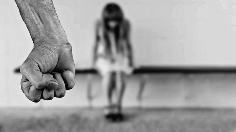 Σεξουαλική βία: Πώς μπορούμε να βοηθήσουμε τα θύματα  - Τα επόμενα βήματα της πολιτείας για την προστασία τους