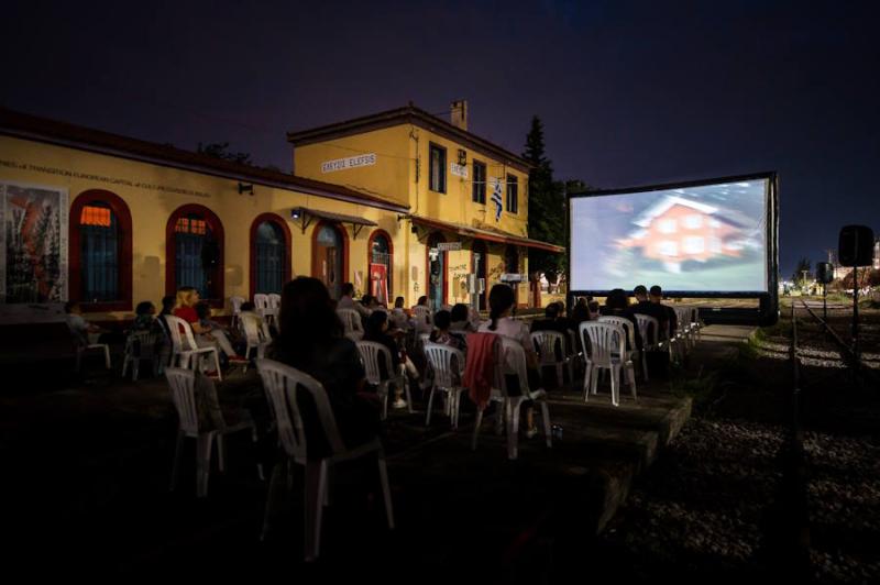 Με αμείωτο ενδιαφέρον συνεχίζονται οι προβολές του Solar Cinema Greece στην Ελευσίνα