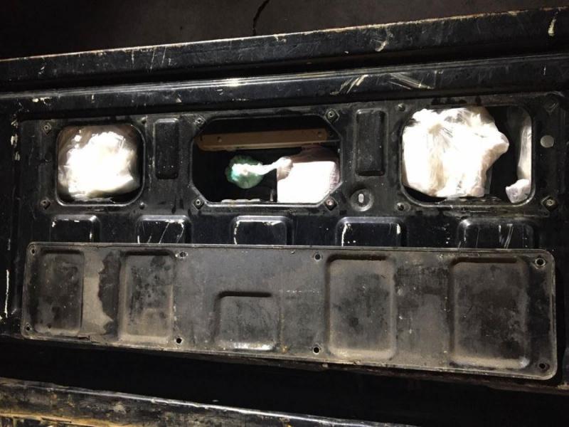 Καλαμάτα: Αστυνομικός σκύλος βρήκε 2 κιλά ηρωίνη και κοκαΐνη σε κρύπτη καρότσας αγροτικού