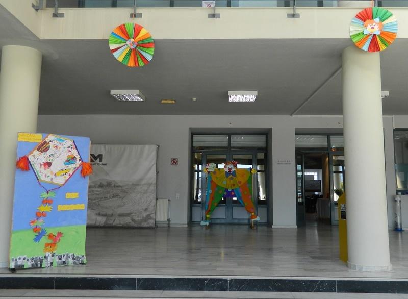 Μεσσήνη: Αποκριάτικος στολισμός του Δημαρχείου από παιδιά του Βρεφονηπιακού και των Παιδικών Σταθμών