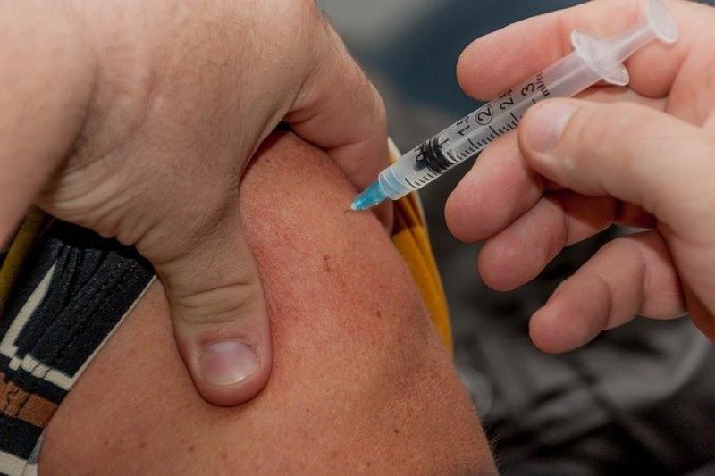 Το φετινό αντιγριπικό εμβόλιο είχε αποτελεσματικότητα μόνο 16%, σύμφωνα με το CDC