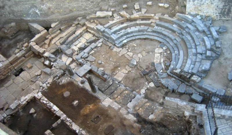 Άρτα: Ψηφιδωτό από τον 4ο π.Χ. αιώνα αποκαλύφθηκε στο Μικρό Θέατρο της Αμβρακίας