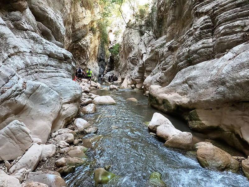 Διασχίζουμε το φαράγγι της Νέδας με τον Ορειβατικό Σύλλογο Καλαμάτας