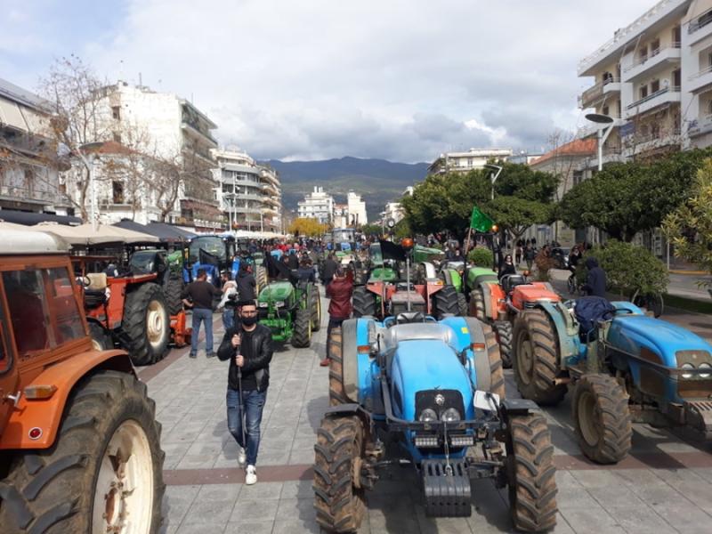 Αγρότες Μεσσηνίας: Κινητοποίηση στο κέντρο της Καλαμάτας με τρακτέρ