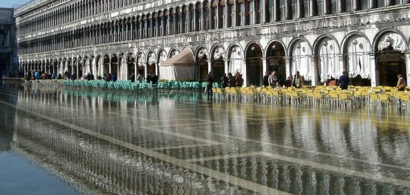 Σε κατάσταση έκτακτης ανάγκης κηρύχθηκε η Βενετία λόγω των πλημμυρικών φαινομένων