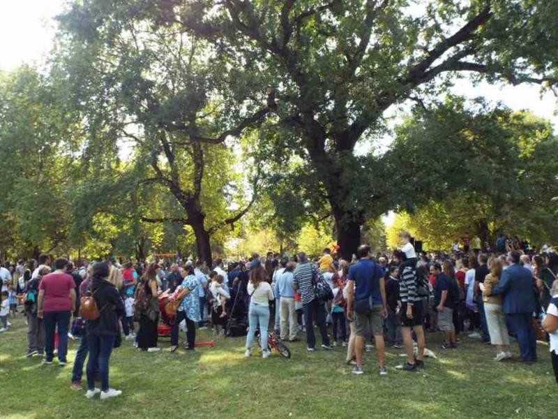 Συγκίνηση, χαρά και διασκέδαση στην 1η Πανελλήνια Συνάντηση Διδύμων στα Τρίκαλα