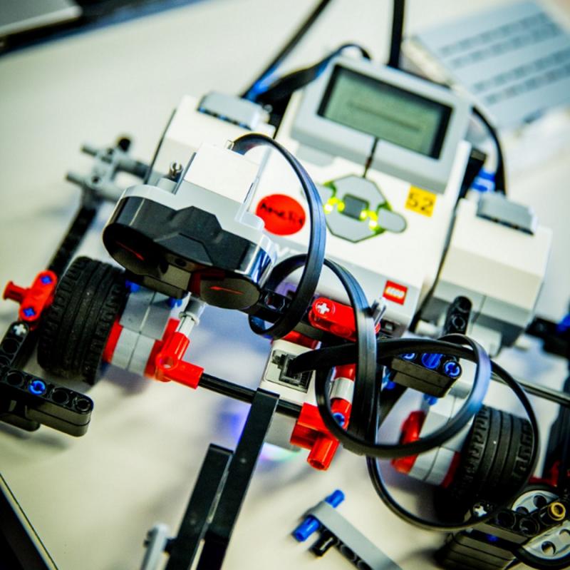 Το bitLab διοργανώνει διαγωνισμό Έρευνας, Καινοτομίας και Ρομποτικής First Lego League Junior