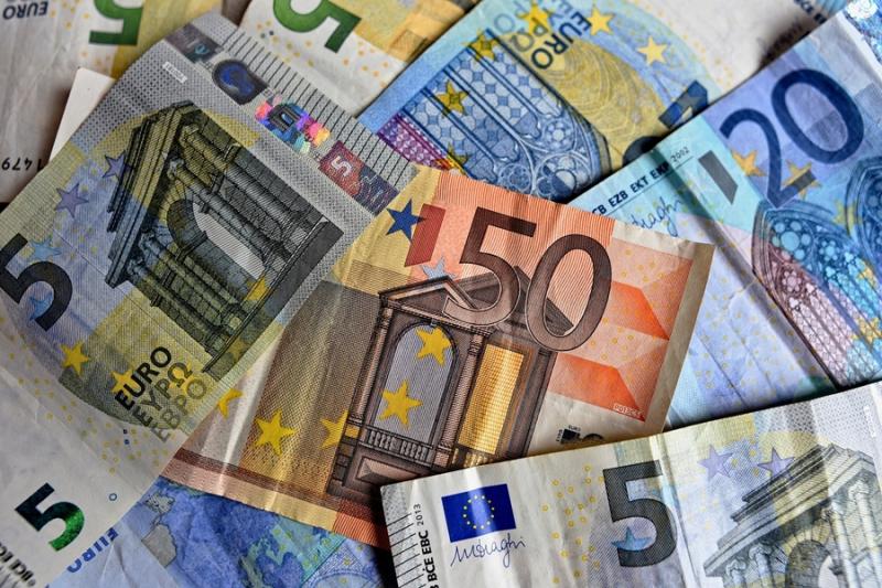 Ανάρπαστη η έκτακτη ρευστότητα – Στην «ουρά» οι μικρομεσαίες
