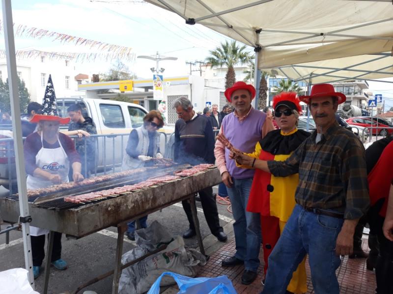Με τσίκνισμα ξεκίνησαν οι καρναβαλικές εκδηλώσεις στη Μεσσήνη