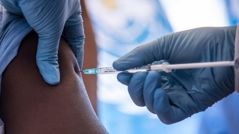 Pfizer: Ήπιες έως μέτριες παρενέργειες σε εθελοντές από το εμβόλιο για τον κορονοϊό