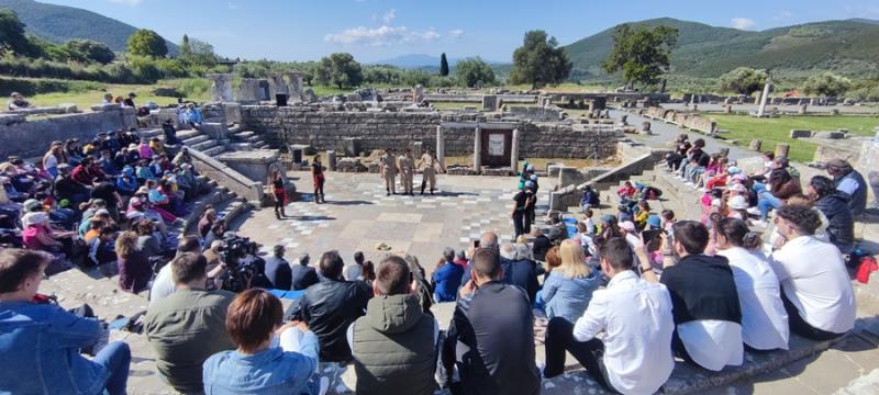Go On: Πλήθος μαθητών ξανά στο Εκκλησιαστήριο στην Αρχαία Μεσσήνη