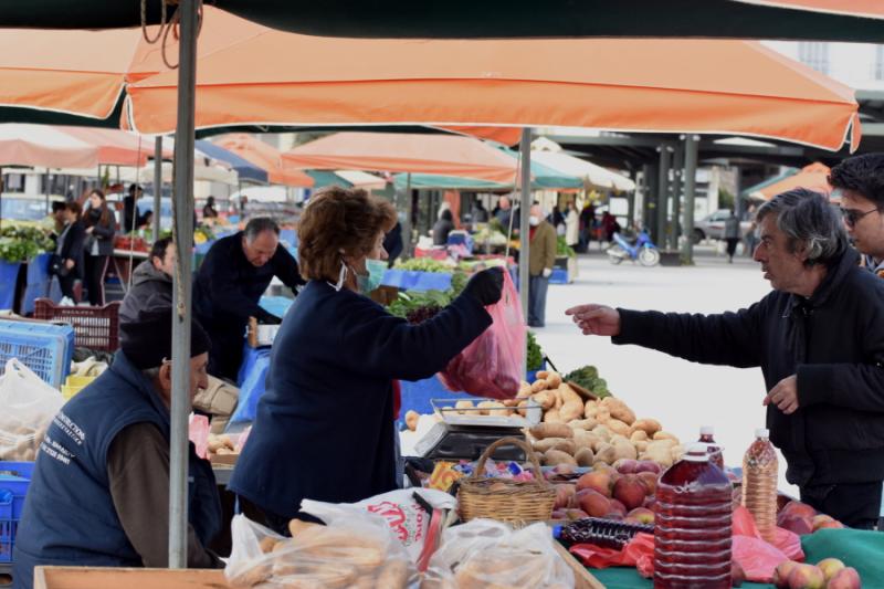 ΠΟΣΠΛΑ: «Οι λαϊκές αγορές εξακολουθούν να παραμένουν το καταφύγιο των καταναλωτών σε περιόδους κρίσεων και ανατιμήσεων»