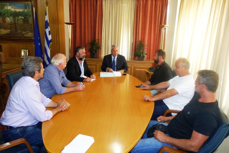 Συνάντηση Μάκη Βορίδη με αμπελουργούς και ελαιοπαραγωγούς της Κρήτης