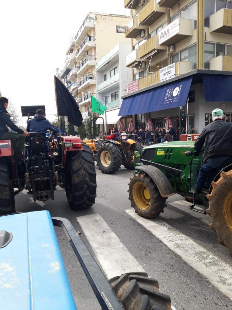 Λάρισα: Να κλείσουν τον κόμβο του Πλατύκαμπου προγραμματίζουν οι αγρότες του μπλόκου της Νίκαιας