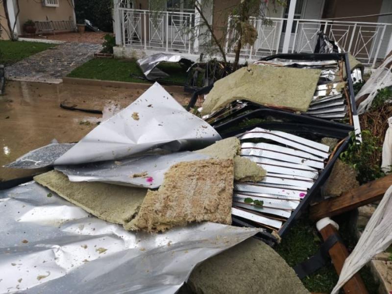 Ζάκυνθος: Μεγάλες ζημιές προκάλεσε ανεμοστρόβιλος στο χωριό Καλαμάκι