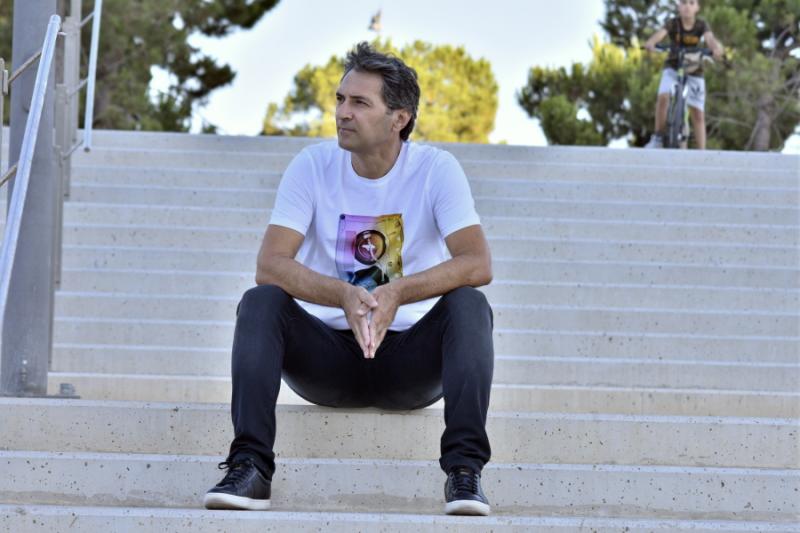 Go On: Ο Μεσσήνιος τραγουδοποιός Βαγγέλης Δούβαλης για τη μουσική διαδρομή και τη νέα του δουλειά